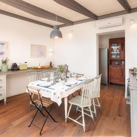 Vakantiehuis Podere Torre Delle Sorgenti 4, Emma *